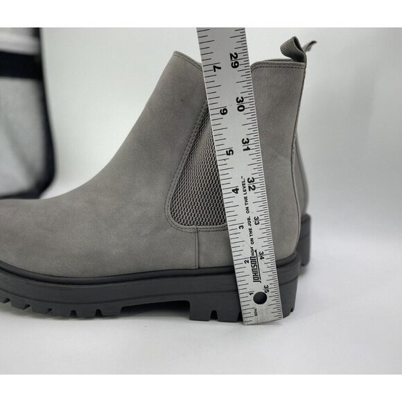 Soda Pilot Lug Sole‎ Low Heel Chelsea Fashion Ankle Booties Size 9 EUC - Picture 9 of 11